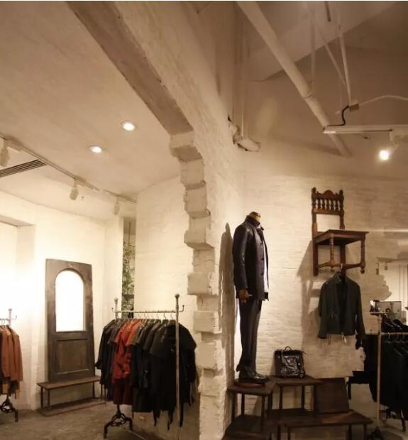 南寧服裝店設(shè)計(jì)驚艷篇|推薦燦源裝飾官網(wǎng)0771-5858116