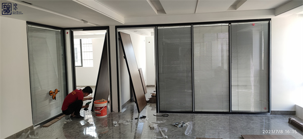 南寧辦公室裝修公司-燦源裝飾施工現場 南寧辦公室裝修公司-燦源裝飾施工現場