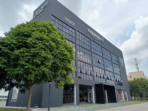 南寧機(jī)車4s店裝修效果圖—燦源裝飾 南寧機(jī)車4s店裝修效果圖—燦源裝飾